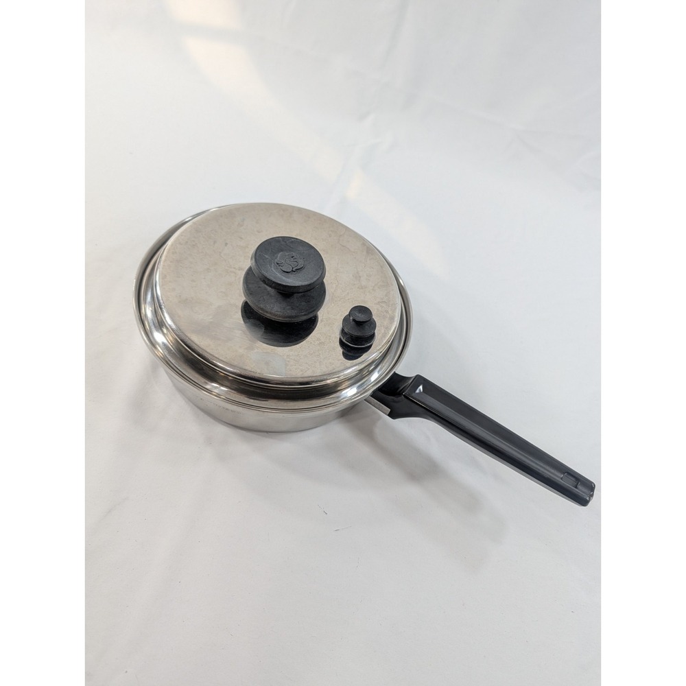 Royal Prestige 9" Skillet 7 Ply Stainless Titanium Silver Alloy Copper /Vent Lid